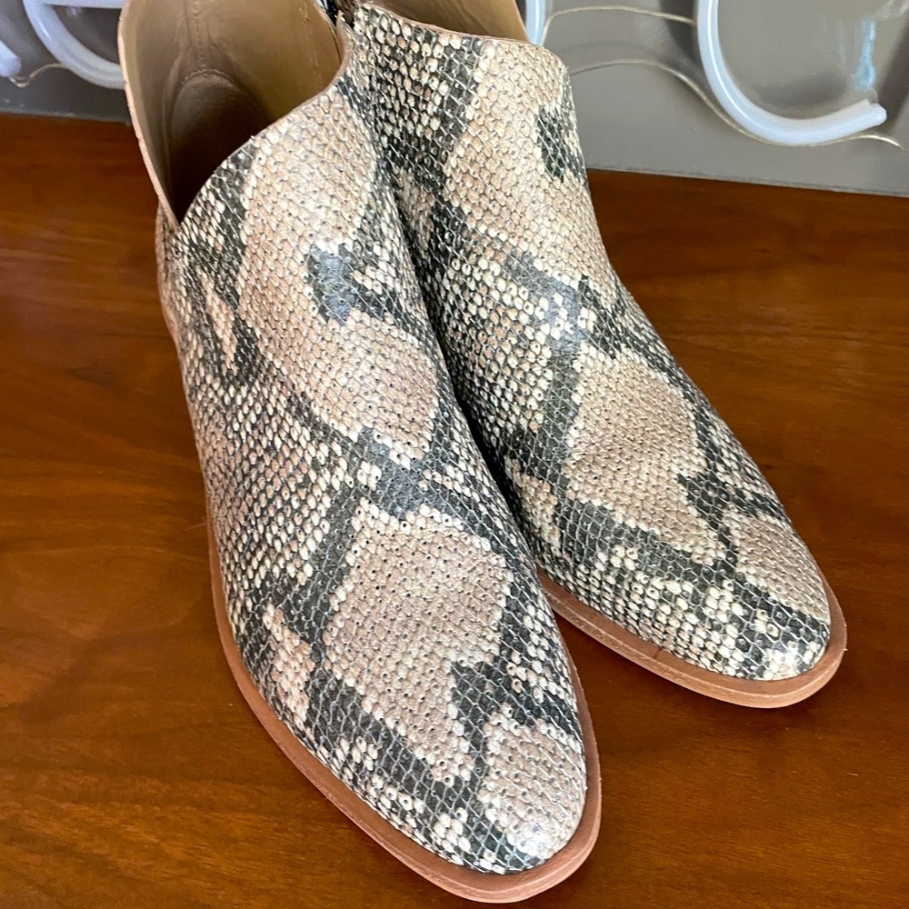 NWT Vince Camuto snakeskin ankle boots